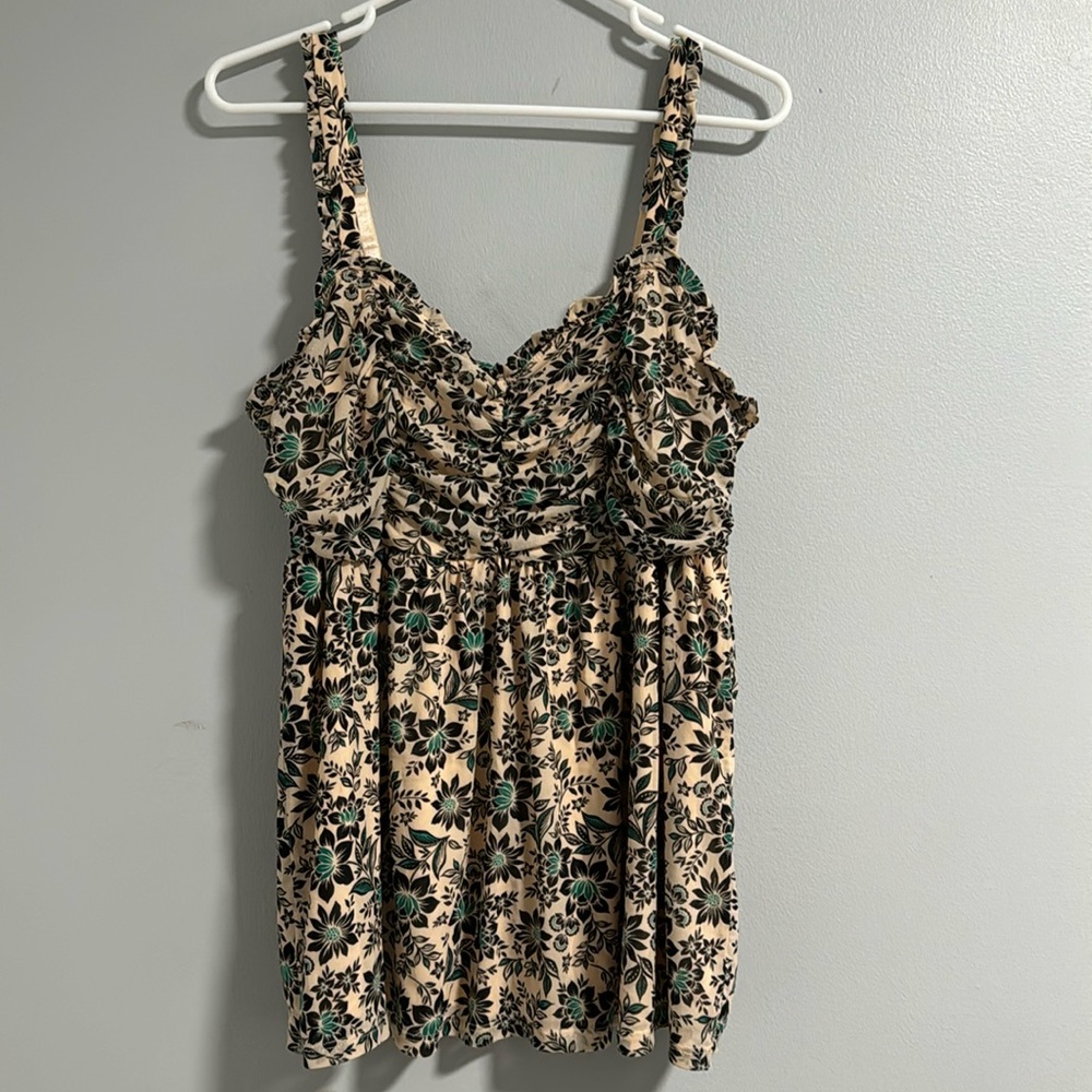 Beautiful Torrid tank with ruching on chest